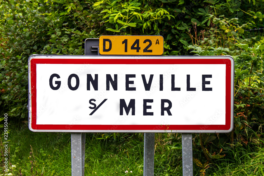 Panneau d'entrée de Méré Panneau d'entrée de Méré