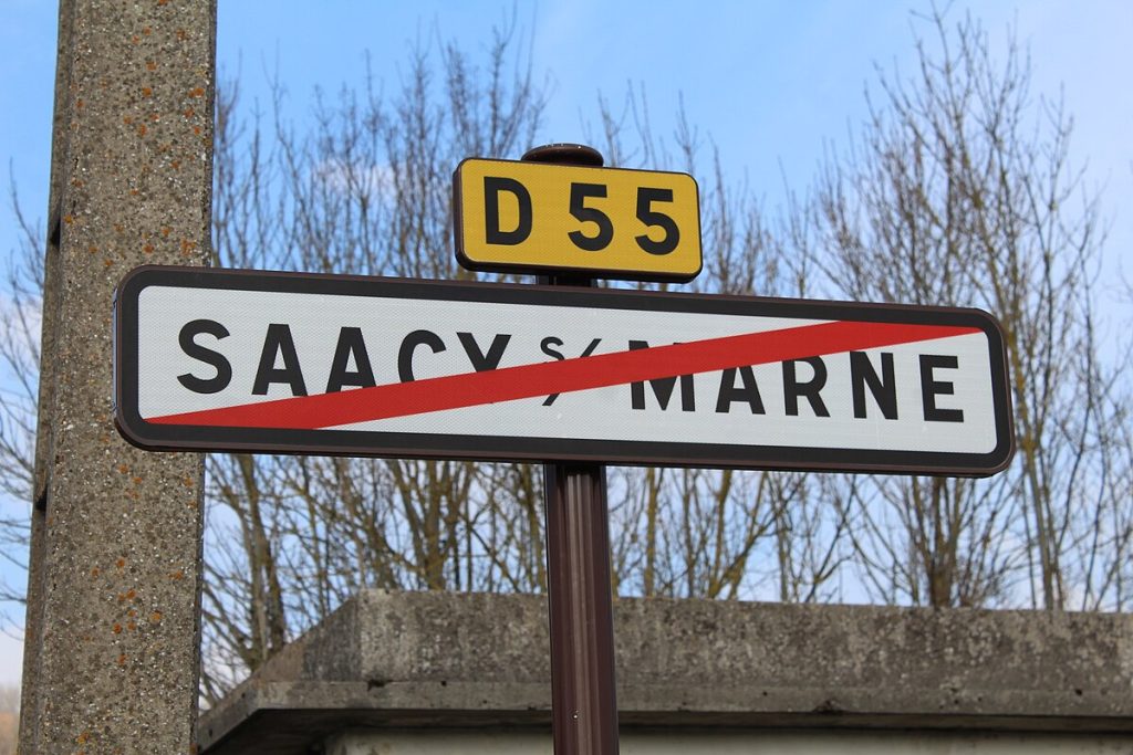 Panneau d'entrée de Saâcy-sur-Marne Panneau d'entrée de Saâcy-sur-Marne