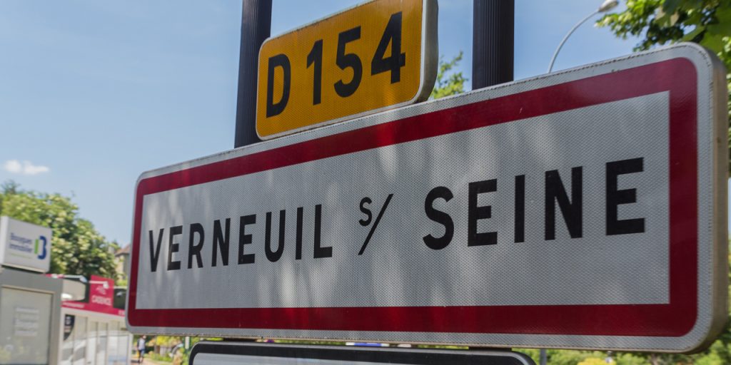 Panneau d'entrée de Verneuil-sur-Seine Panneau d'entrée de Verneuil-sur-Seine