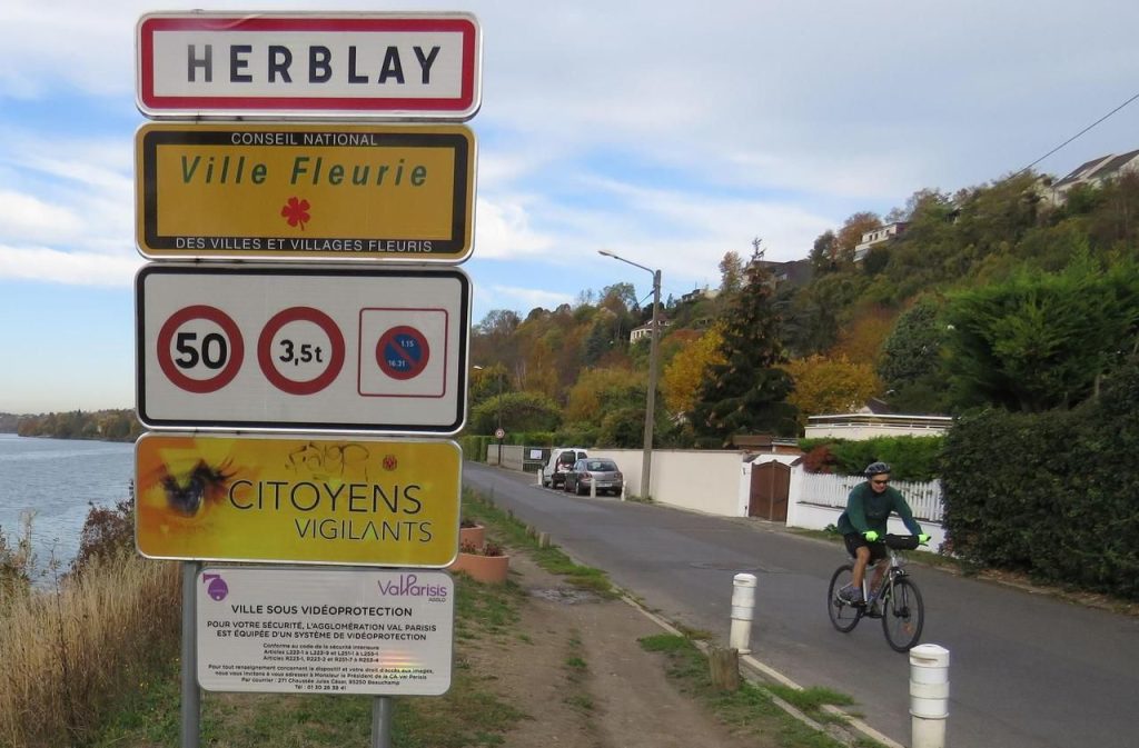 Panneau d'entrée de Herblay-sur-Seine Panneau d'entrée de Herblay-sur-Seine