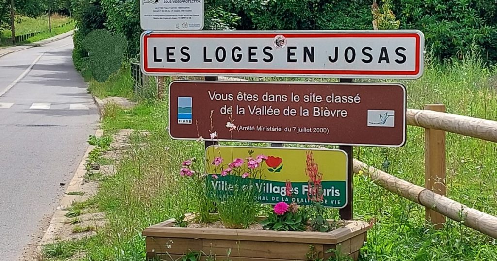 Panneau d'entrée de Les Loges-en-Josas Panneau d'entrée de Les Loges-en-Josas