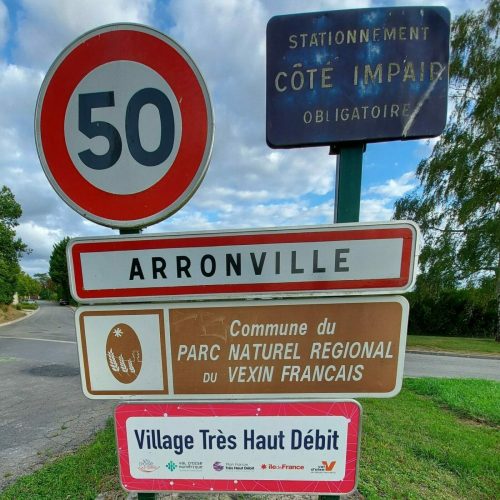 Panneau d'entrée de Arronville Panneau d'entrée de Arronville