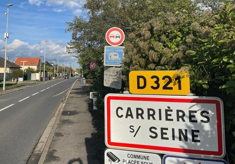Panneau d'entrée de Carrières-sur-Seine Panneau d'entrée de Carrières-sur-Seine
