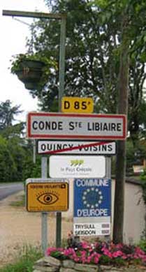 Panneau d'entrée de Condé-Sainte-Libiaire Panneau d'entrée de Condé-Sainte-Libiaire